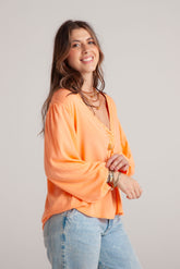 Blusa Ama manga larga cuello en V - Mandarina